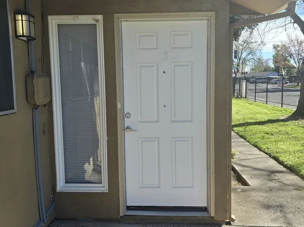 1 La Fresa Ct APT 3, Sacramento, CA 95823