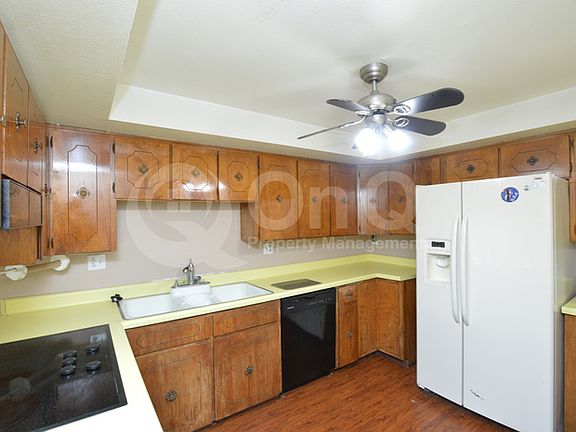 3rd image of 3721 E Arbor Cir