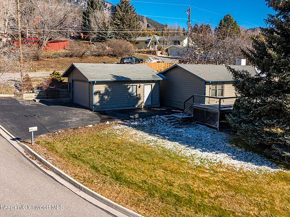 3rd image of 65 Vista Dr