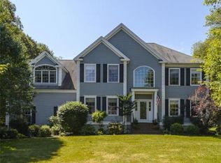 9 Cedar Brook Cir, Holbrook, MA 02343