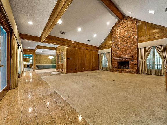 4th image of 2105 Winding Hollow Ln