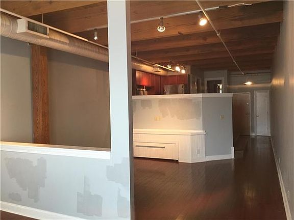 4th image of 700 Broadway St