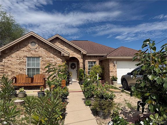 4th image of 495 Alto Vista Dr