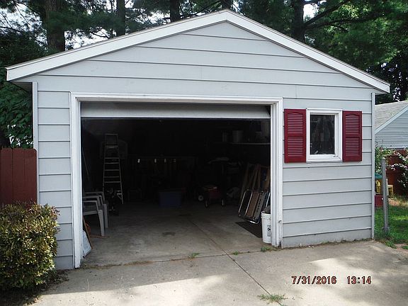 5th image of 3750 Heron Ave SW
