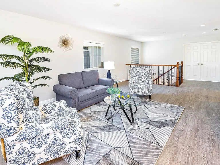 8049 Jamestown Cir — Photo 8