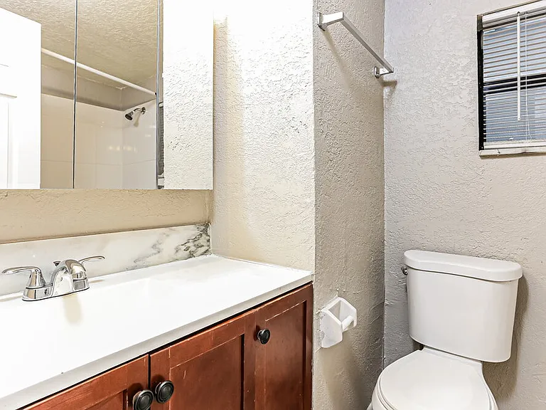 1207 NW 17th Ave — Photo 11