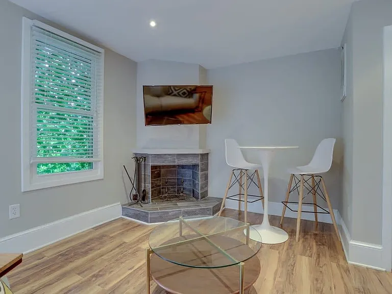 113 C St SE #4 — Photo 8