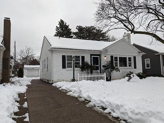3rd image of 427 Colorado Dr