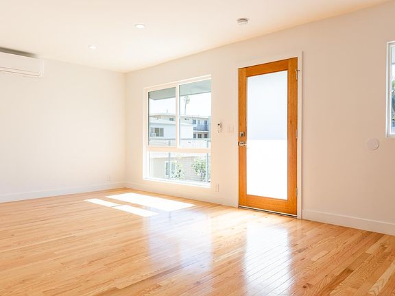 4th image of 1223 N Ross St APT 2