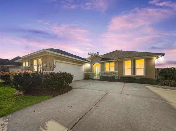 214 Wyndemere Dr, Montgomery, TX 77356