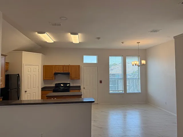 3912 Silver Springs Dr — Photo 2