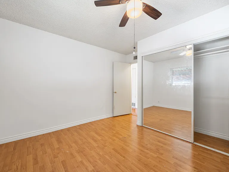 101 Hampden Ter — Photo 2