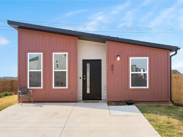 801 Florida Pl, Centerton, AR 72719