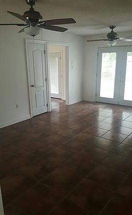 4th image of 202 E Grand Hommes St