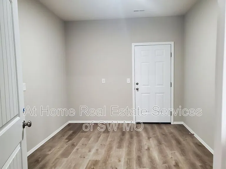 624 S Southgate Dr — Photo 18