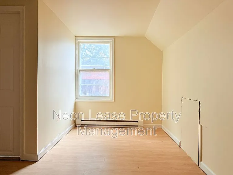 32715 Bi State Blvd #B — Photo 6