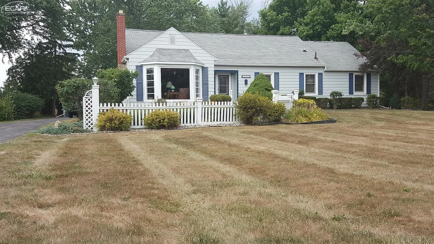 9233 Davison Rd photo 1