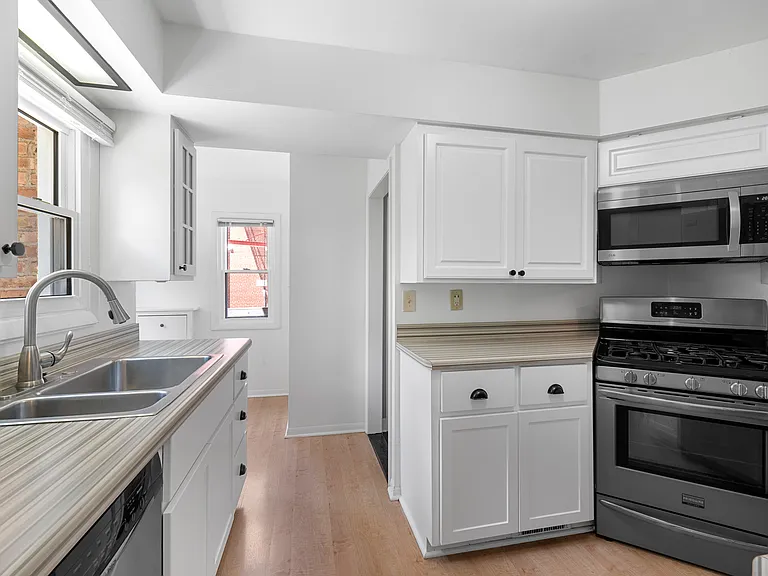5577 N Kent Ave — Photo 10