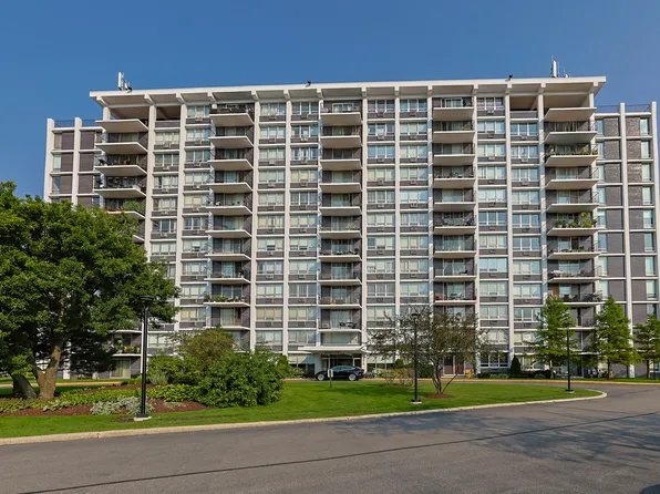 8815 W Golf Rd APT 8C, Niles, IL 60714