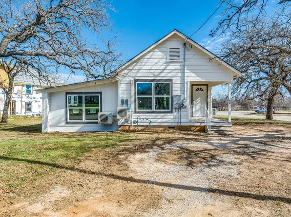 635 N McCart St, Stephenville, TX 76401