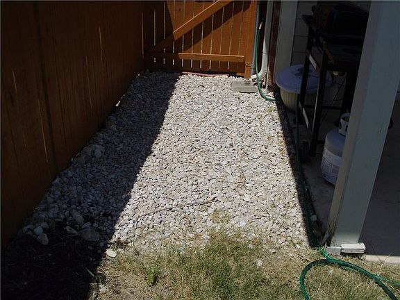 4th image of 9837 Willowick Ave