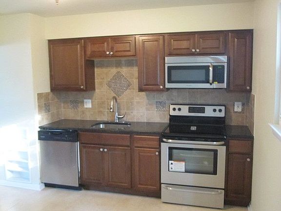 5th image of 2508 Fernwood Dr