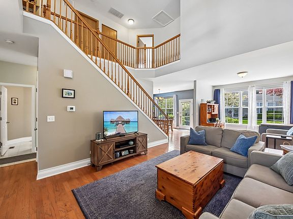 2nd image of 612 Shakespeare Dr