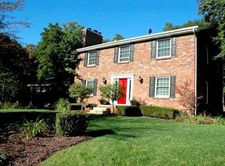 2742 Jennifer Dr, Brighton, MI