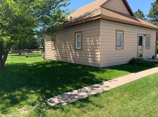 910 N Grain Bin Rd, Syracuse, KS 67878