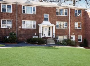 2 Soundview Ave APT 1E, White Plains, NY 10606