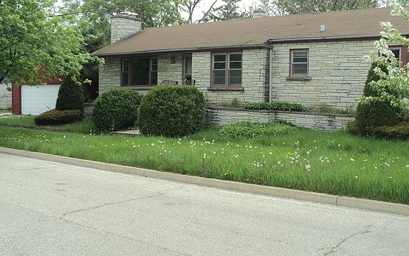 2nd image of 1610 N Ash St