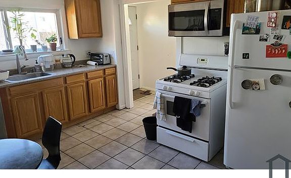 5th image of 19 Hunting St #1