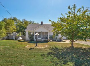 812 E Locust Street, Bolivar, MO 65613