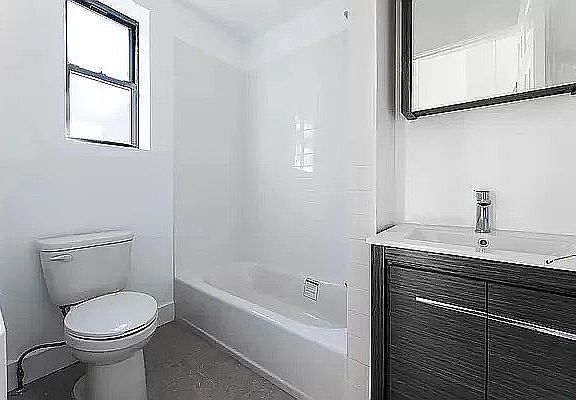4th image of 512 W 171st St #2B