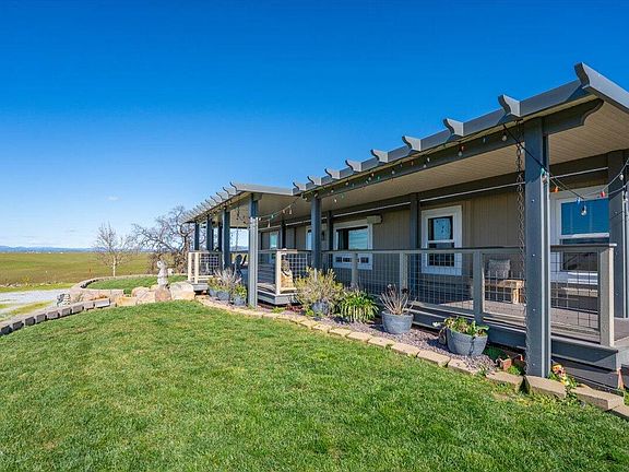 2nd image of 23504 Dersch Rd