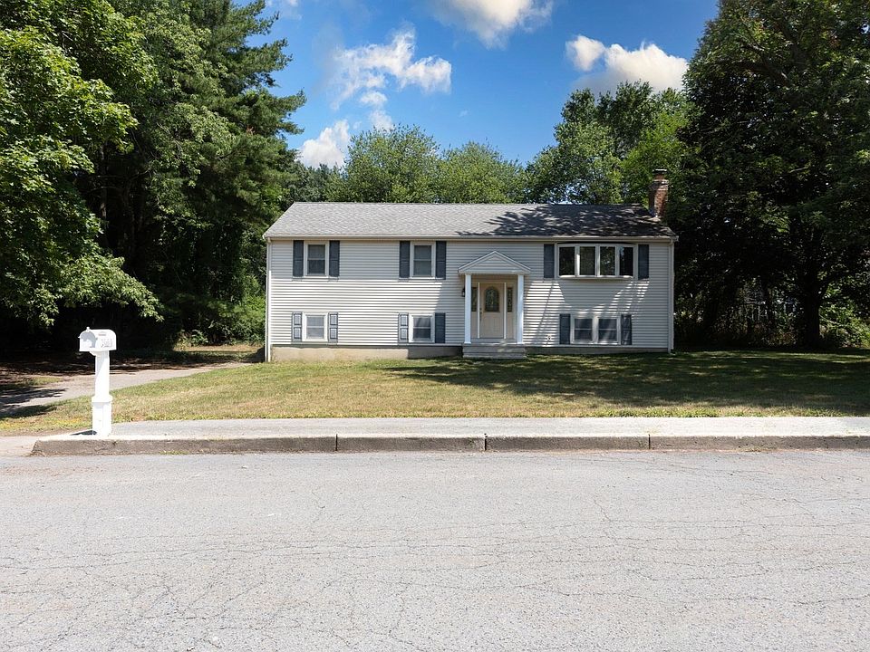 1st image of 24 Saddle Dr