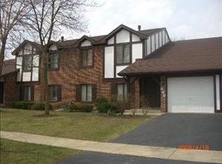 646 Cumberland Trl APT B1, Roselle, IL 60172