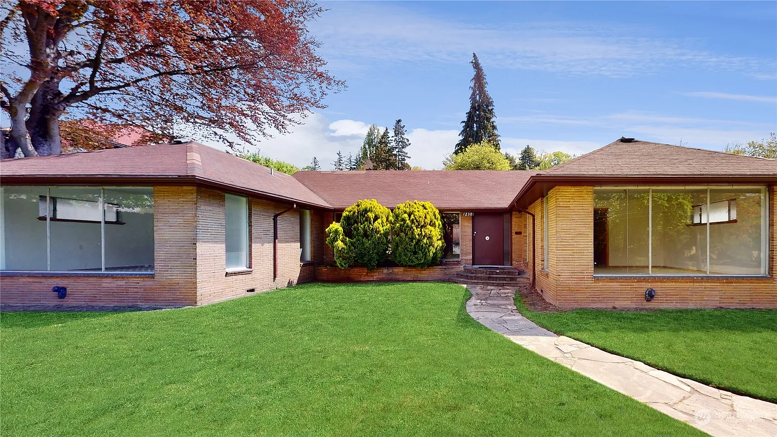 1238 10th Avenue E photo 1