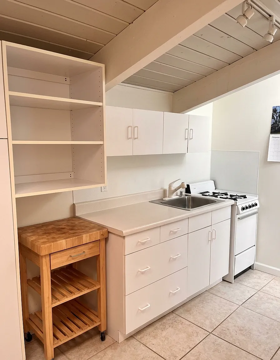 Studio, 450 sqft, $4,500 — Photo 1