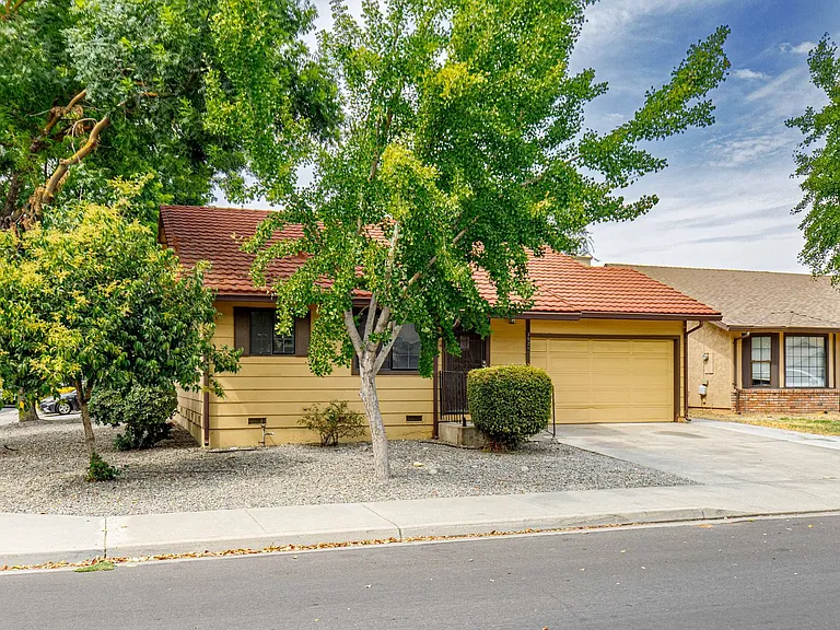 3521 Akeby Dr — Photo 3