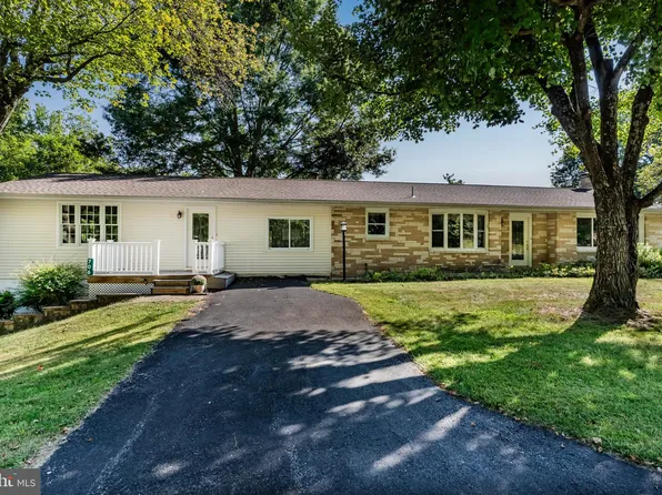 706 Pleasant View Rd, Lewisberry, PA 17339