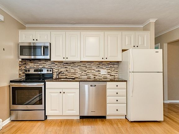 2nd image of 7 Endicott St APT 4
