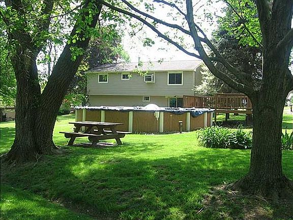 2nd image of 8 Fitch Ln