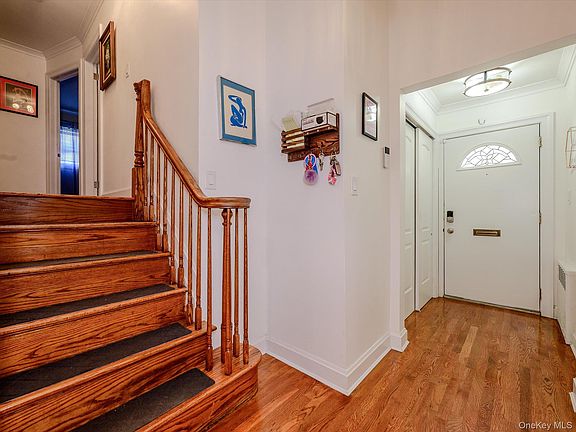 3rd image of 2182 Baylis Avenue