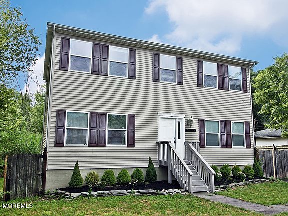 3rd image of 413 Glenwood Drive