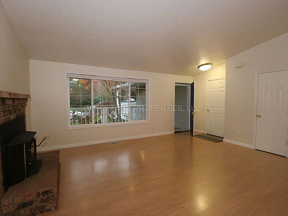 3rd image of 11607 SW Winter Lake Dr