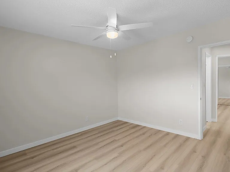 2823 S Corning St #4 — Photo 28
