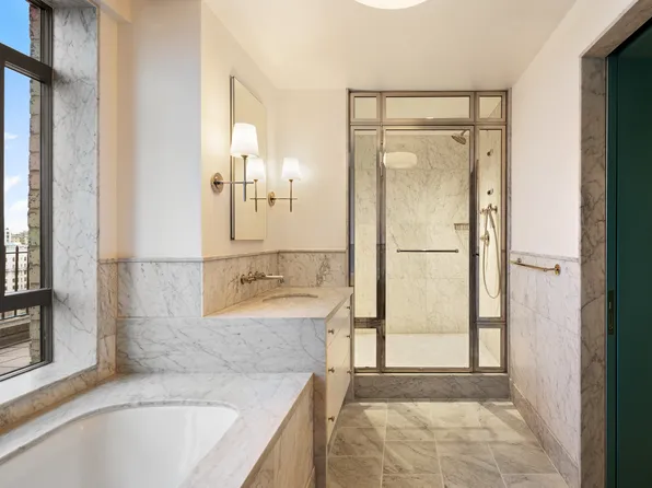 140 Riverside Drive image 13 of 16