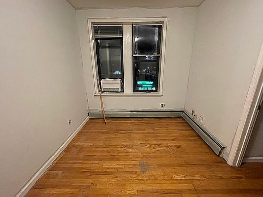 4th image of 4004 36th Ave #3E