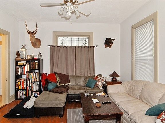 2nd image of 200 Elgin Ave